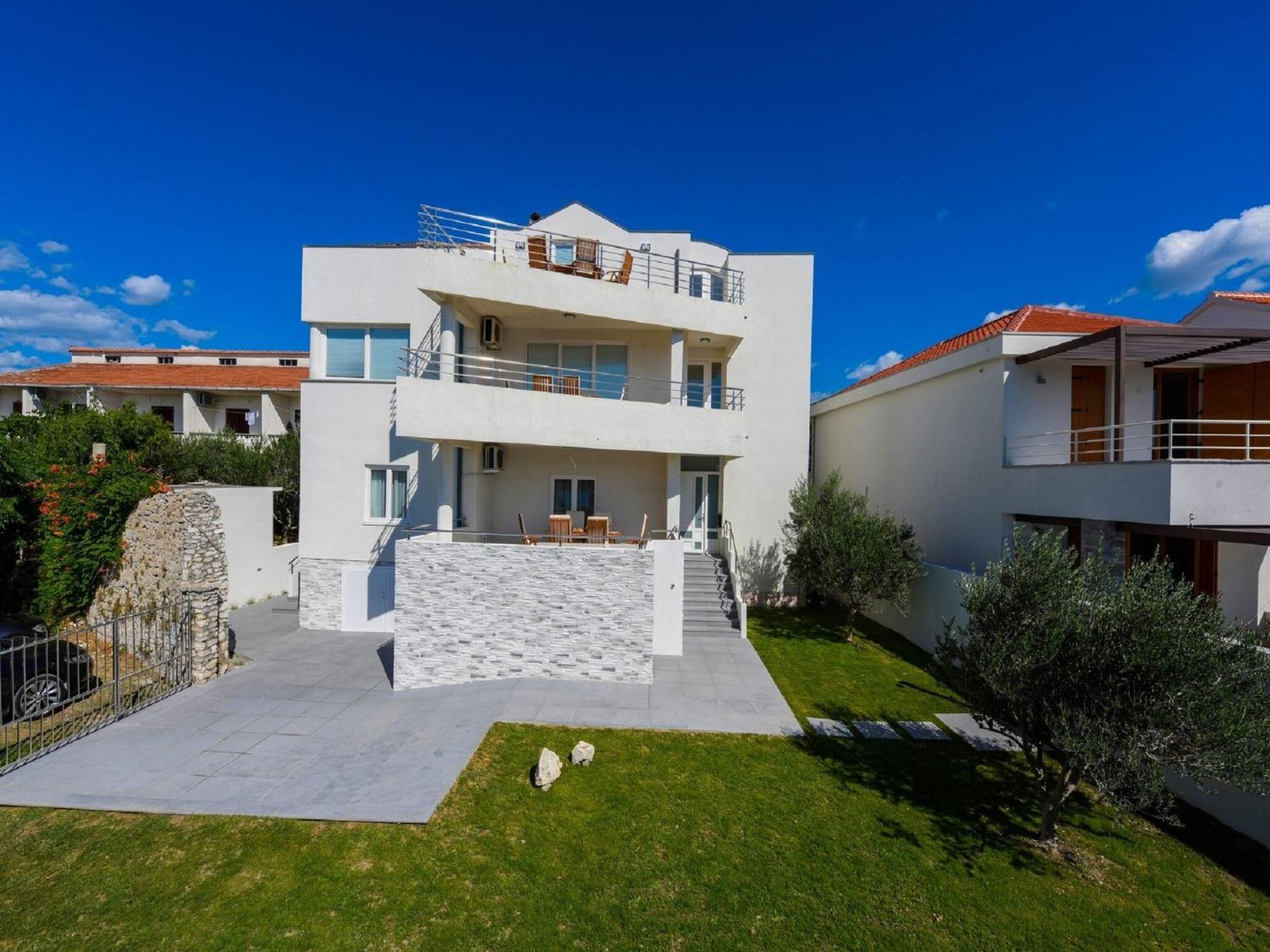 Modern Villa In Nin With Terrace المظهر الخارجي الصورة